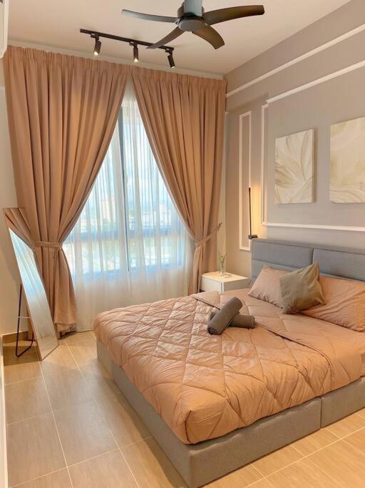 Netflix Two Bedroom Troika 118 *