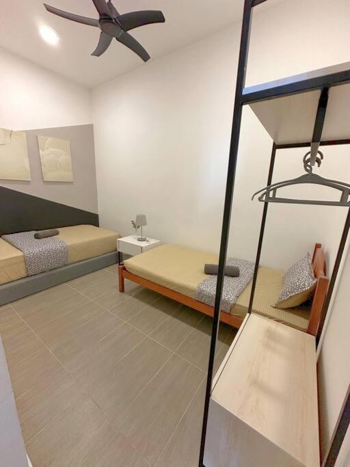 Netflix Two Bedroom Troika 118 Apartment Kota Bharu